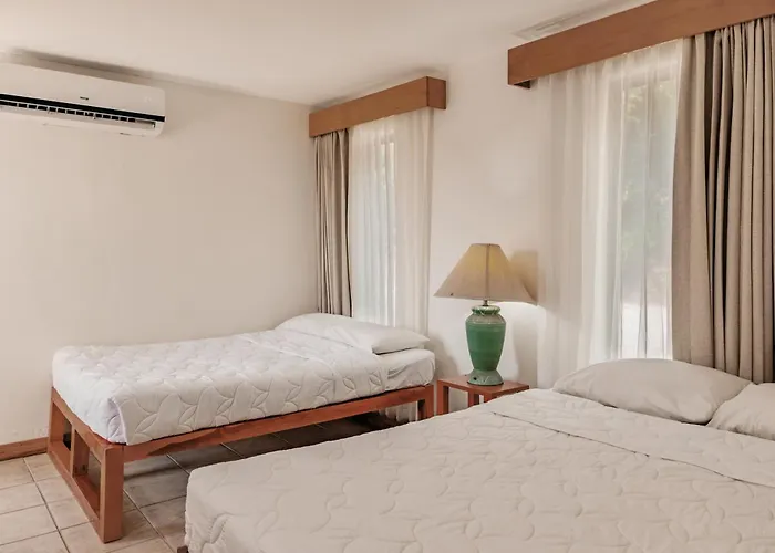 Playa Del Coco 3Br: Ocean Views & Pools! Apartamento